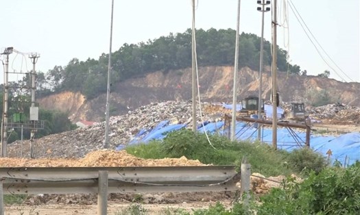 Bãi rác Nam Sơn.