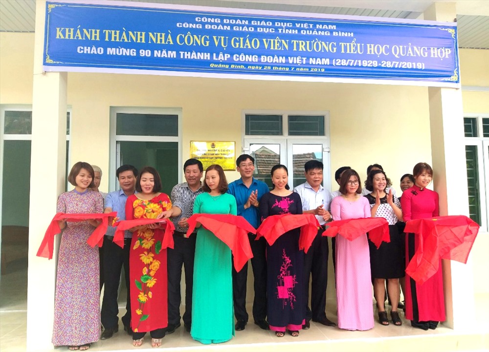 Đây là công trình rất thiết thực cho giáo viên vùng khó khăn. Ảnh: Lê Phi Long