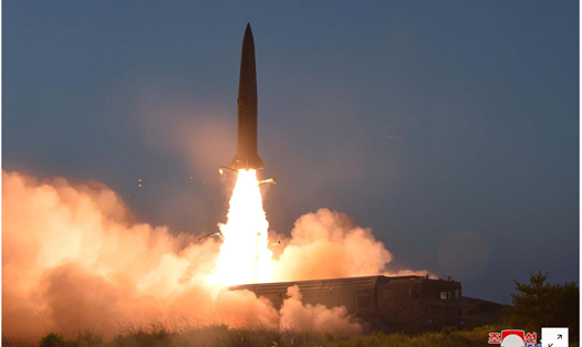 Hình ảnh tên lửa Triều Tiên phóng hôm 25.7. Ảnh: KCNA/Reuters.