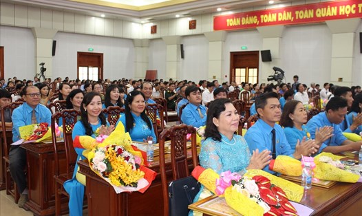 Cán bộ CĐ tỉnh Tiền Giang dự Lễ kỷ niệm 90 năm Ngày thành lập CĐVN. Ảnh: Kỳ Quan