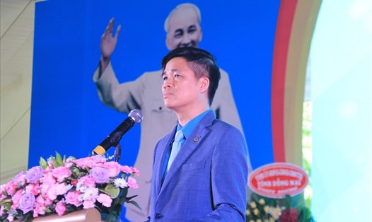 Phó Chủ tịch Tổng Liên đoàn Lao động Việt Nam Ngọ Duy Hiểu phát biểu tại buổi lễ