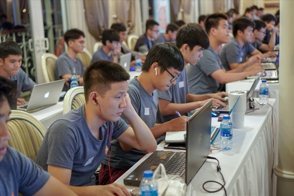 Chung kết Saigon Code Tour: Nguyễn Hy Hoài Lâm đoạt giải Nhất Chung kết Saigon Code Tour: Nguyễn Hy Hoài Lâm đoạt giải Nhất