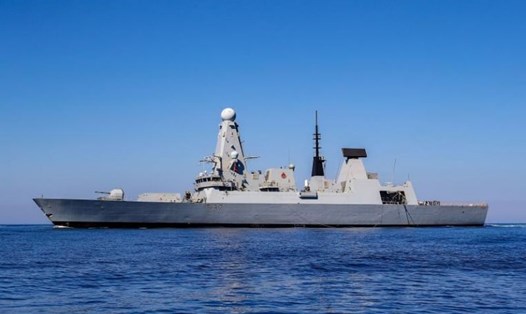 HMS Duncan. Ảnh: AFP.