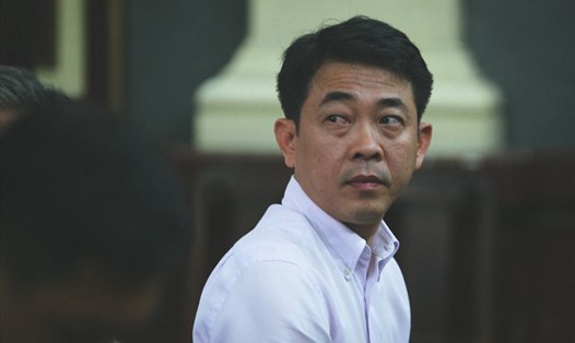 Nguyễn Minh Hùng (cựu Tổng giám đốc Công ty CP VN Pharma) tại phiên tòa hồi giữa tháng 10.2017. Ảnh Đ.H