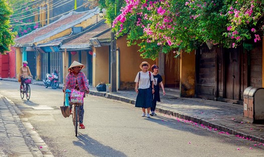 UBND TP. Hội An kêu gọi người dân chung tay vì một phố cổ sạch đẹp hơn. Ảnh: Lê Tuấn