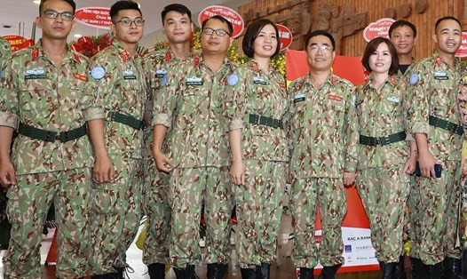 Hình ảnh các chiến sĩ của Bệnh viện dã chiến 2.2 đến dự chương trình Vinh Quang Việt Nam vinh danh Học viện Quân Y. Ảnh: Hải Nguyễn