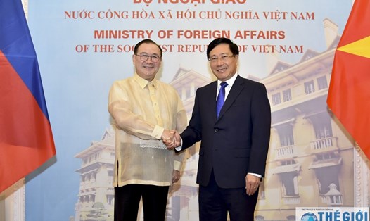 Phó Thủ tướng, Bộ trưởng Ngoại giao Phạm Bình Minh đã có cuộc hội đàm với Bộ trưởng Ngoại giao Philippines Teodoro Lopez Locsin Jr. Ảnh: TG&VN.