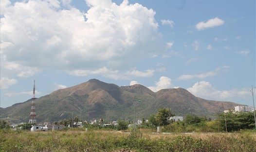 Núi Cô Tiên nằm ở phía Bắc TP.Nha Trang (Khánh Hòa) được UBND tỉnh Khánh Hòa đồng ý chủ trương lập phân khu tỉ lệ 1/200. Ảnh: PV