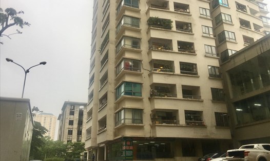 Tòa nhà CT2-D2, cụm chung cư VOV Mễ Trì, nơi nghi hai bé gái bị bảo vệ có hành vi sàm sỡ trong thang máy. Ảnh: LL