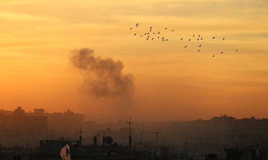 Phiến quân Syria bắn phá liên tục vào các khu định cư. Ảnh: AFP.