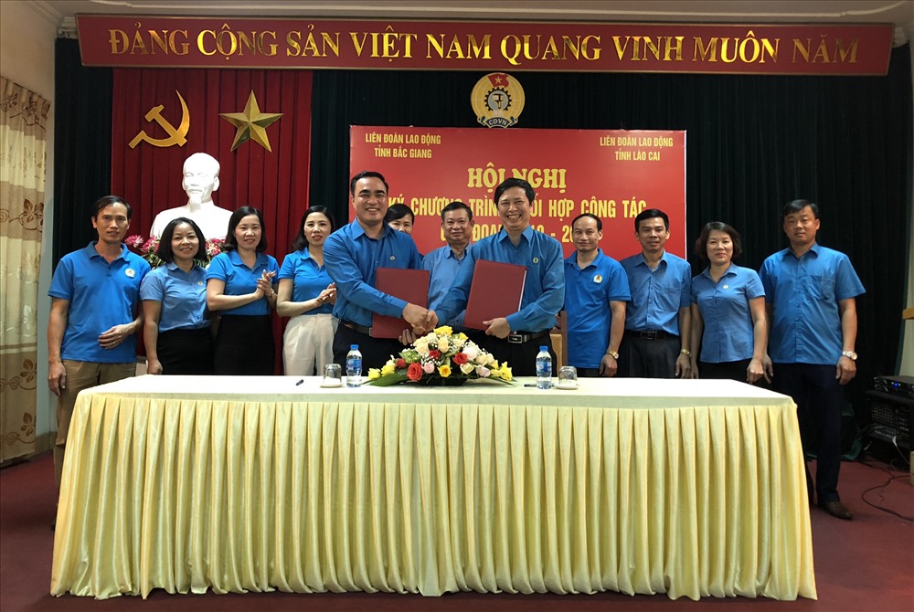 Lãnh đạo hai tỉnh Bắc Giang, Lào Cai ký kết chương trình phối hợp hoạt động công đoàn.