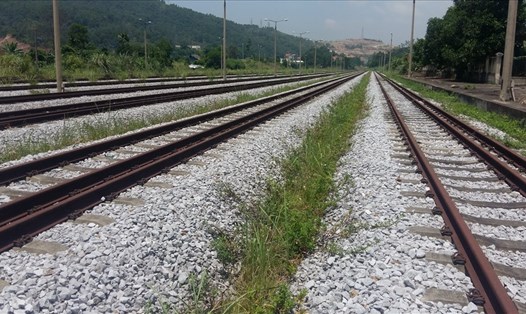 Từ ngày khánh thành năm 2014 đến nay, tuyến đường sắt Hạ Long - Cái Lân đón đúng một chuyến tàu hàng. Ảnh: Nguyễn Hùng