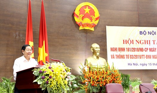 Bộ trưởng Bộ Nội vụ Lê Vĩnh Tân phát biểu tại hội nghị. Ảnh: T.T