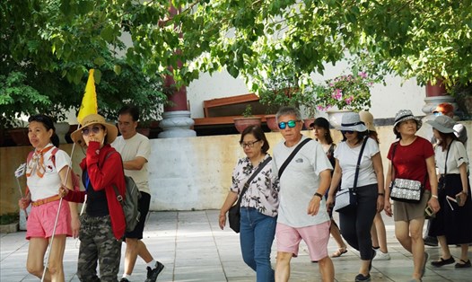 Khách Hàn Quốc và Trung Quốc đang chiếm lĩnh thị trường khách du lịch Đà Nẵng. Ảnh: NG