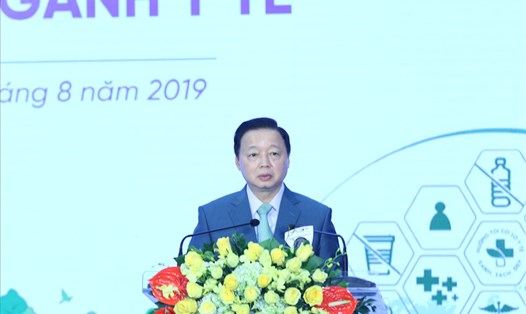 Bộ trưởng Bộ Tài Nguyên và Môi trường Trần Hồng Hà phát biểu tại Hội nghị trực tuyến Triển khai giảm thiểu chất thải nhựa trong ngành Y tế.