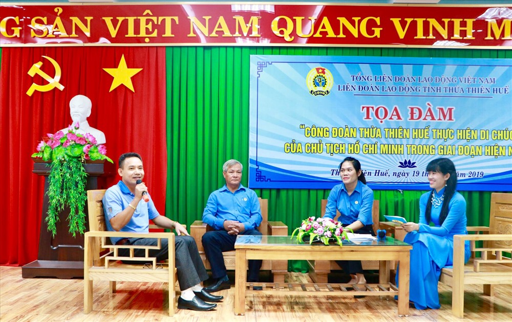 Hội đàm cũng được nghe thảo luận, chia sẻ về việc thực hiện di chúc của Chủ tịch Hồ Chí Minh của các CĐ trực thuộc. Ảnh: PĐ.