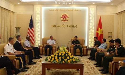 Thượng tướng Phan Văn Giang tiếp Đại tướng David L. Goldfein. Ảnh: Cổng Thông tin điện tử Bộ Quốc phòng