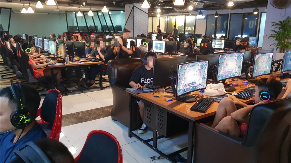 Xuyên đêm trong những quán game 