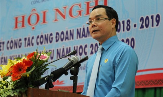 Đồng chí Nguyễn Đình Khang – Chủ tịch Tổng Liên đoàn Lao Động Việt Nam, phát biểu tại hội nghị. Ảnh: HL