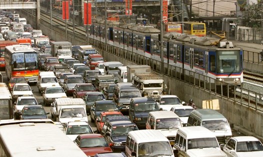 Đại lộ Epifanio de los Santos bao quanh Manila luôn xảy ra tình trạng tắc đường. Ảnh: Reuters
