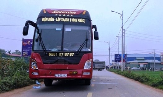 Chiếc xe khách của Cty TNHH Long Giang đâm vào đoàn người đang đưa tang tại tỉnh Vĩnh Phúc, khiến 7 người thiệt mạng.