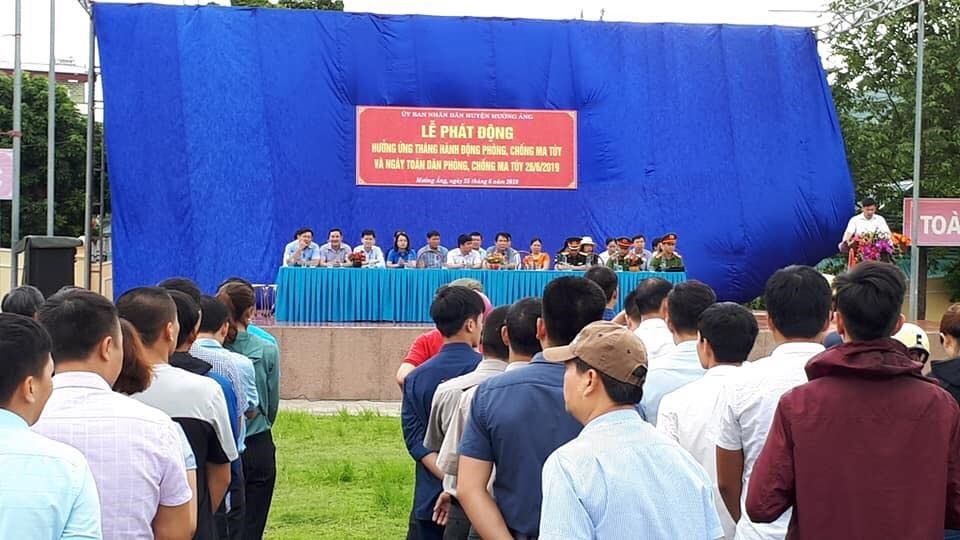 CNVCLĐ huyện Mường Ảng, Điện Biên trong lễ phát động phòng chống ma tuý. Ảnh: N.Q