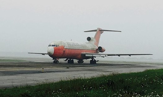 Tàu bay bị bỏ quên 12 năm ở sân bay Nội Bài. Ảnh:Hoàng Anh