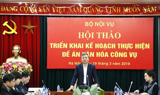 Thứ trưởng Nguyễn Trọng Thừa phát biểu tại Hội thảo triển khai Kế hoạch thực hiện Đề án văn hóa công vụ. Ảnh: T.T
