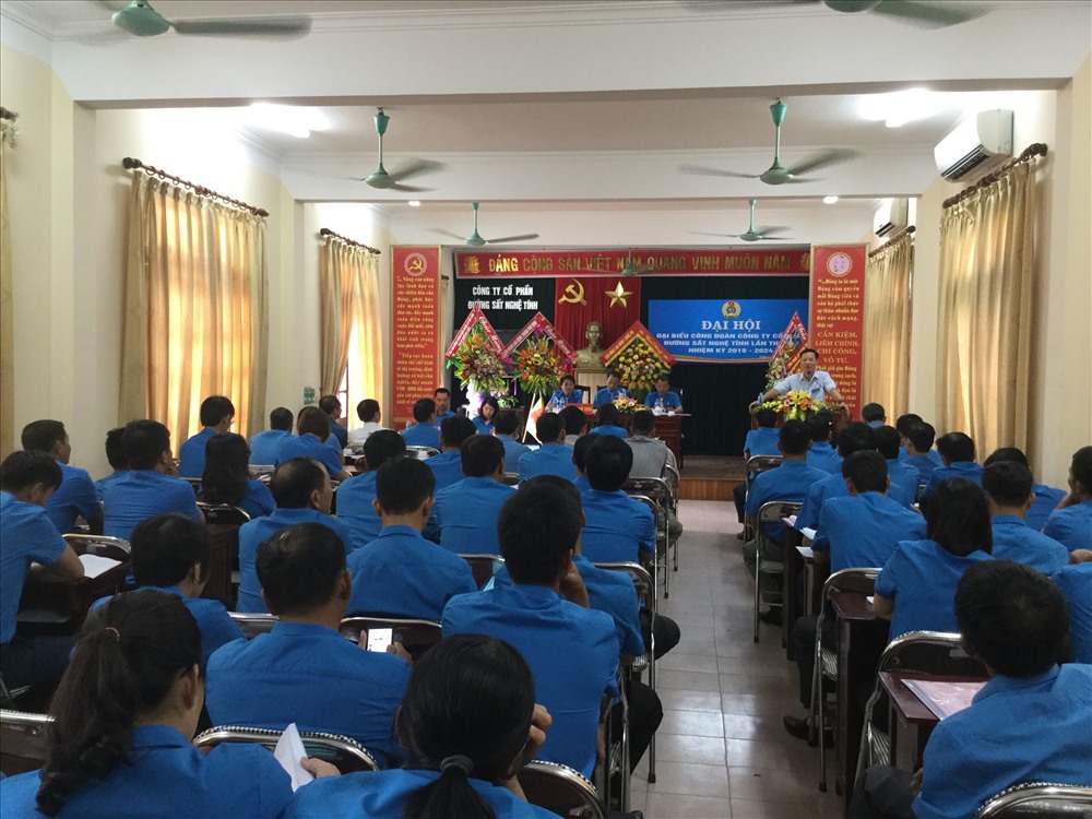 Đồng chí Mai Thành Phương phát biểu tại Đại hội