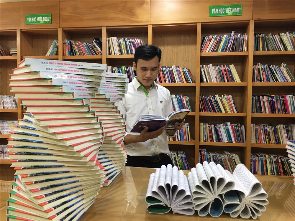 Các đầu sách tại thư viện rất phong phú. Ảnh: T.E.A