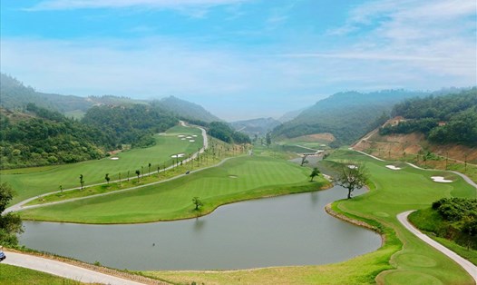 Geleximco Hilltop Valley Golf Club được đánh giá là sân golf có địa hình khó và đẹp bậc nhất Việt Nam. Ảnh: Geleximco
