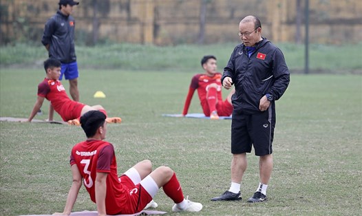 Huấn luyện viên Park Hang-seo sẽ có buổi tập đầu tiên cùng đội tuyển Việt Nam chiều 27.8. Ảnh: H.A