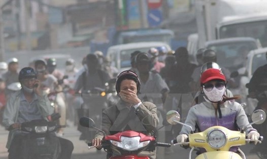 Chất lượng không khí ở Hà Nội đang ở mức xấu ảnh hưởng đến sức khoẻ con người. Ảnh minh hoạ: TTXVN.