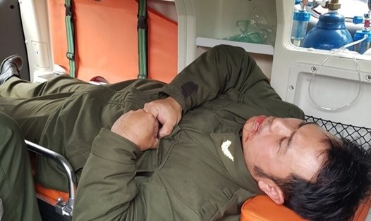 Nhân viên an ninh sân bay Nội Bài bị "cò" taxi hành hung thời điểm tháng 11.2018.