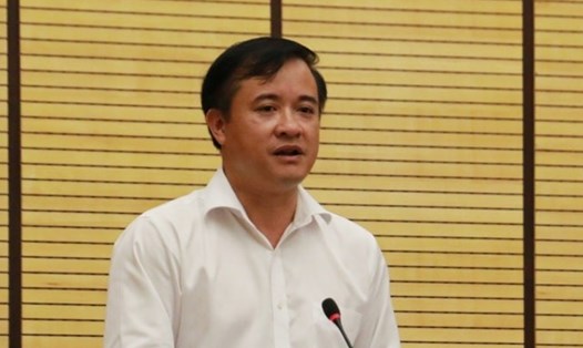 Ông Đỗ Mạnh Hưng - Phó Chủ tịch UBND huyện Ba Vì thông tin tại buổi giao ban báo chí ngày 27.8. Ảnh: NH