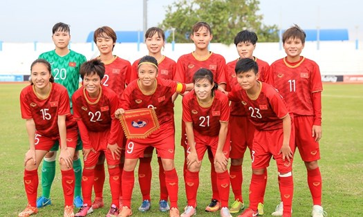 Đội tuyển nữ Việt Nam lên ngôi vô địch AFF Cup 2019 sau trận đấu đầy quả cảm. Ảnh: VFF
