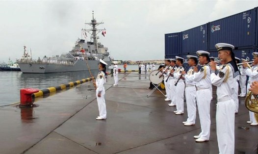 Tàu chiến Mỹ cuối cùng cập cảng Thanh Đảo là khu trục hạm Benfold vào năm 2016. Ảnh: AP