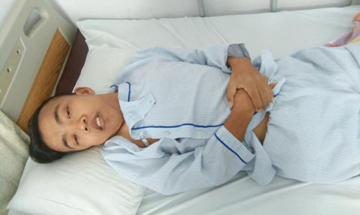 Anh Đặng Văn Hồ đang điều trị tại Bệnh viện Tâm Đức ở TPHCM. Ảnh: PV