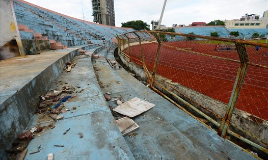 Sân vận động Chi Lăng Đà Nẵng hoang tàn sau gần 10 năm bị bỏ hoang. Ảnh: ST