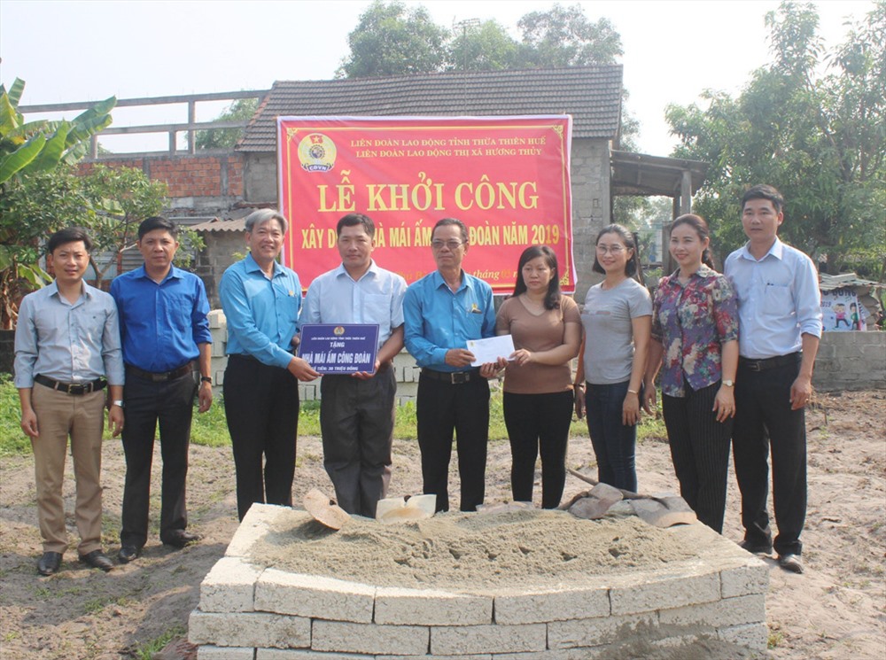 Khởi công một “Mái ấm Công đoàn”. Ảnh: HĐ