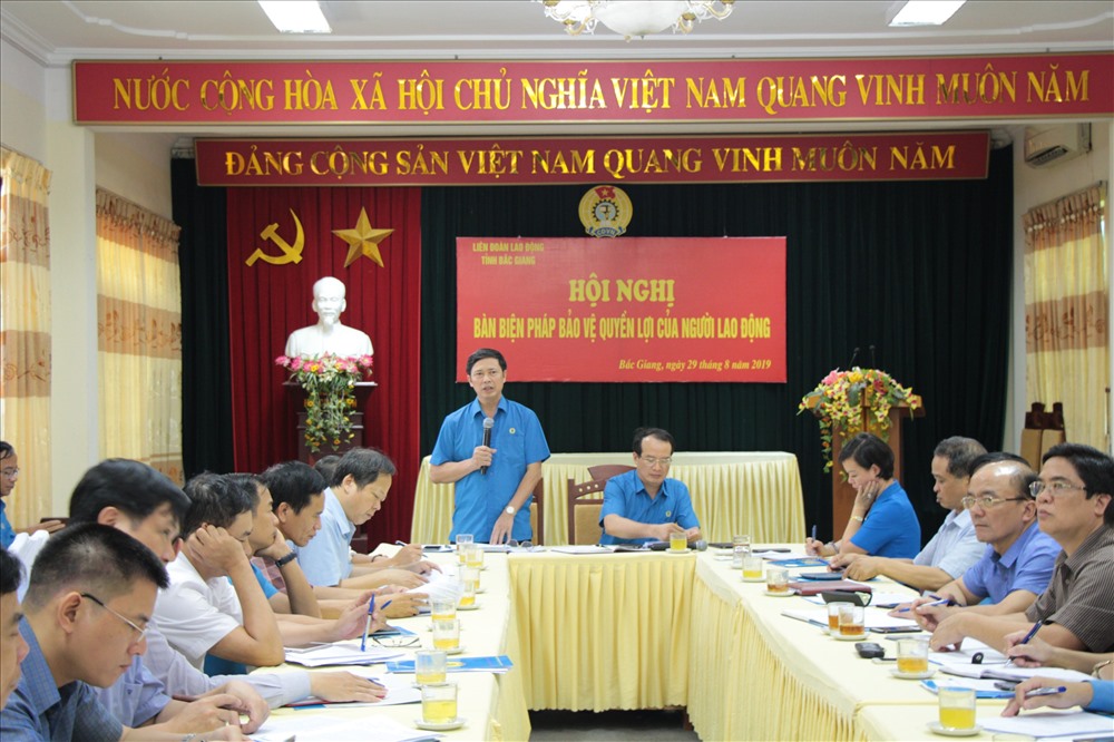 Ông Nguyễn Văn Cảnh, Chủ tịch Liên đoàn Lao động tỉnh Bắc Giang phát biểu tại Hội nghị.