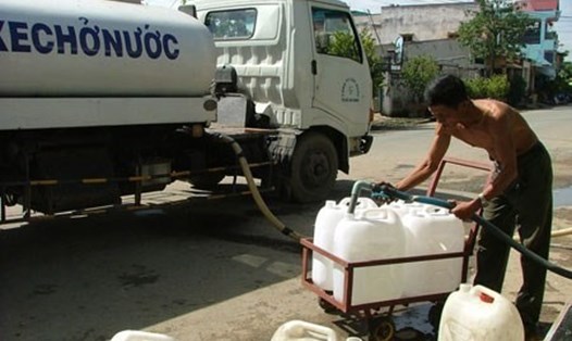 Sawaco TP HCM  "đòi" tăng giá nước để giải quyết bài toán khó khăn về tài chính của Doanh nghiệp. Ảnh LĐO