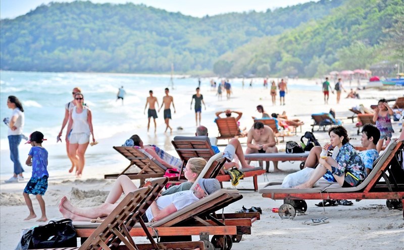 Đảo xa Phú Quốc bây giờ đã ken kín du khách mỗi ngày. Ảnh: Thế Duy