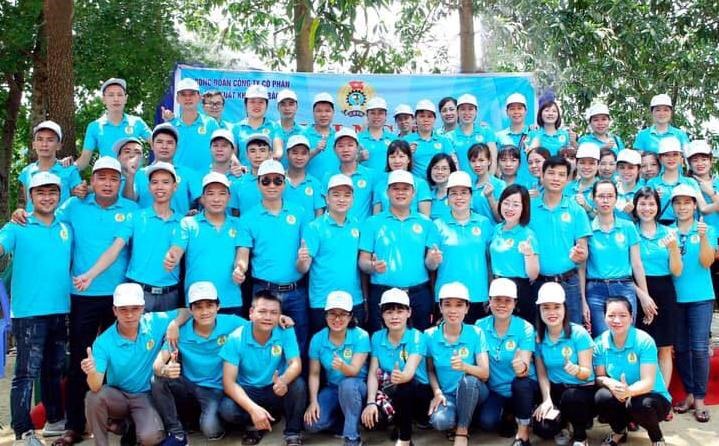 Các học viên tham gia lớp tập huấn chụp ảnh lưu niệm.