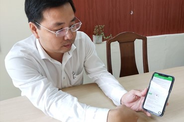 Ông Nguyễn Minh Huy - Phó Chủ tịch UBND quận Hải Châu đang nói về ứng dụng. ảnh: H.Vinh