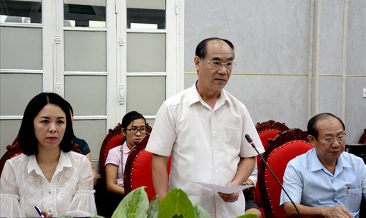 Ông Nguyễn Huy Bằng - Chánh Thanh tra Bộ Giáo dục và Đào tạo (đứng) phát biểu tại buổi làm việc. Ảnh: PV