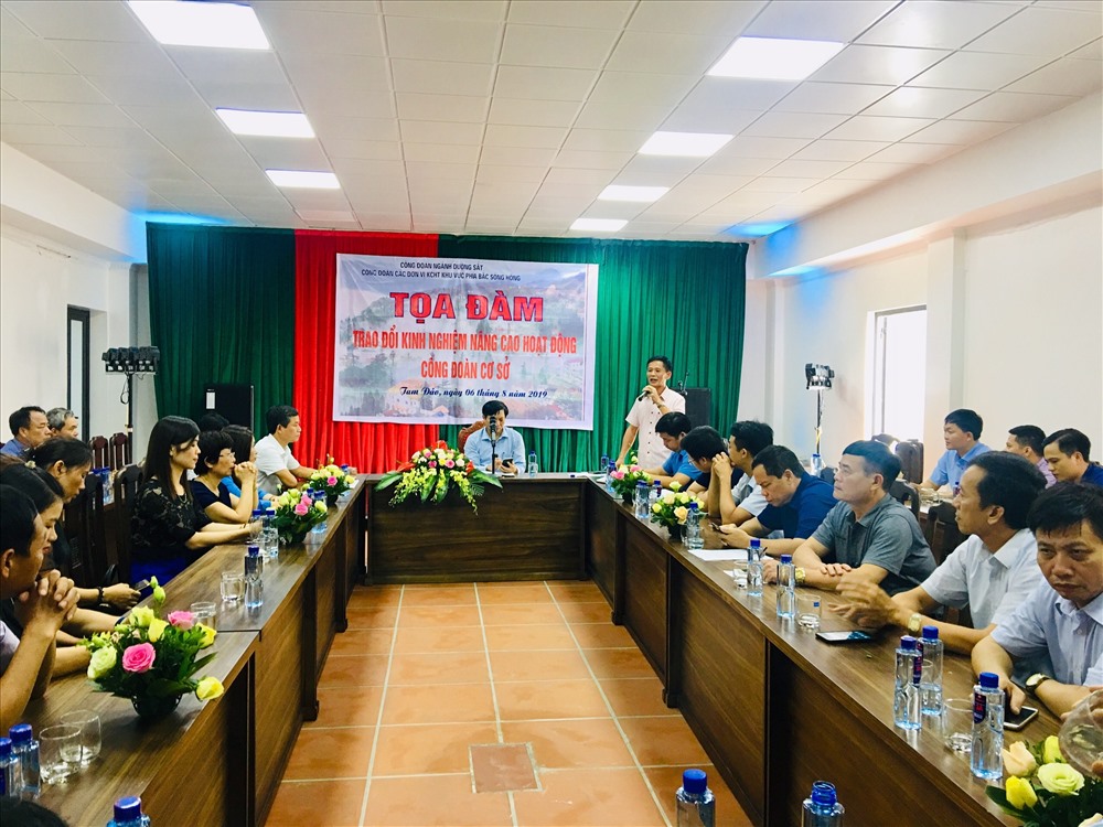 Đồng chí Nguyễn Thanh Hoàn phát biểu tại buổi Toạ đàm