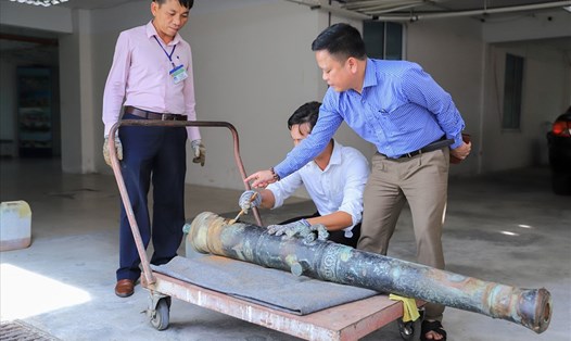 Đà Nẵng vừa tìm thấy khẩu súng thần công có tuổi đời 350 năm. Ảnh: TT