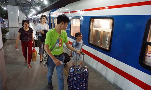 Công ty Cổ phần vận tải đường sắt Sài Gòn tổ chức chạy thêm 35 đoàn tàu trong dịp lễ 2.9.  Ảnh: M.Q