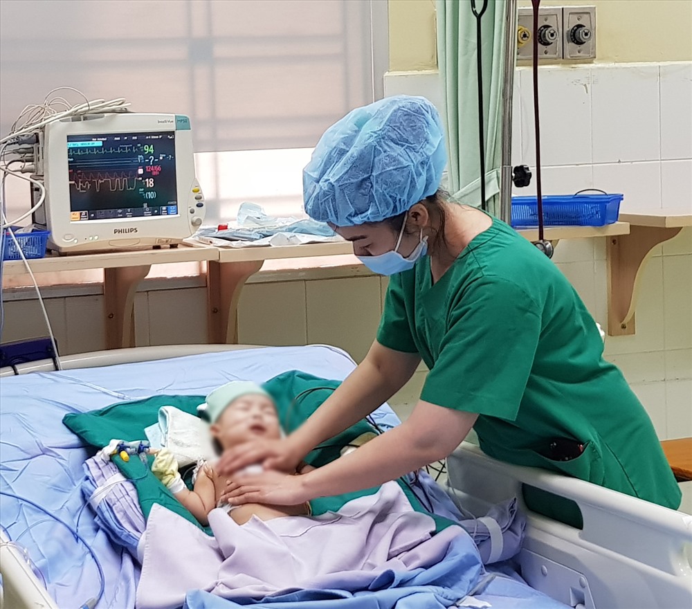 Phẫu thuật thành công cho bé 5 tháng tuổi bị bệnh tim bẩm sinh